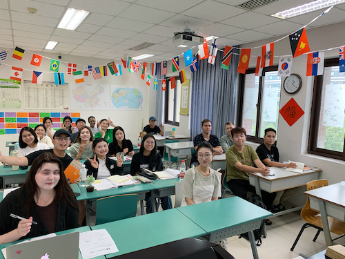 李泊洋老师和留学生